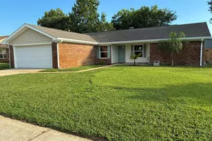 531 Brian Cir, Mary Esther, FL 32569 - Photo 2