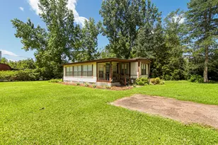 129 Patrick St, Wewahitchka, FL 32465 - Photo 2