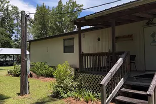 129 Patrick St, Wewahitchka, FL 32465 - Photo 4