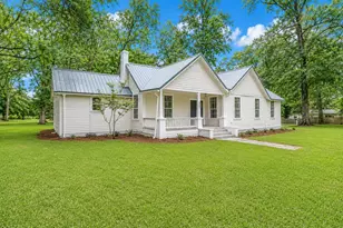 8127 5th St, Laurel Hill, FL 32567 - Photo 2