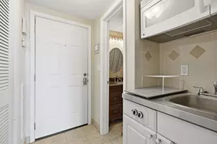 214 SW Miracle Strip Pkwy, Fort Walton Beach, FL 32548 - Photo 4