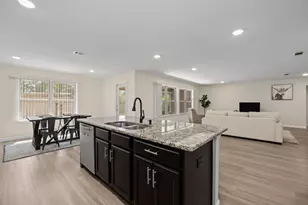 352 Merlin Ct, Crestview, FL 32539 - Photo 10