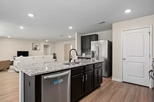 352 Merlin Ct, Crestview, FL 32539 - Photo 8