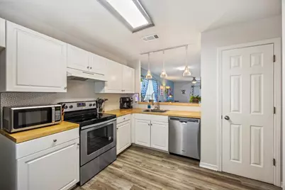 7650 Chablis Circle, Navarre, FL 32566 - Photo 6