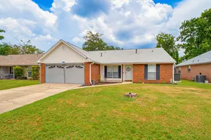 1565 Meadowbrook Ct, Niceville, FL 32578 - Photo 2