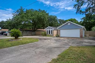 318 Pelham Rd, Fort Walton Beach, FL 32547 - Photo 2