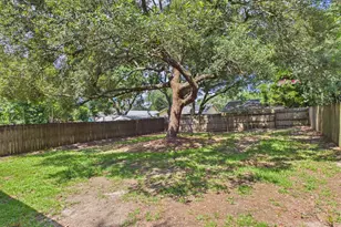 1920 Redwood Ave, Niceville, FL 32578 - Photo 26