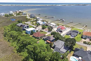 159 Shoreline Dr, Mary Esther, FL 32569 - Photo 1