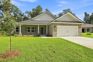 123 Fairway Dr, Crestview, FL 32536 - Photo 2