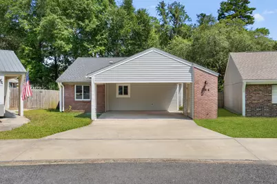 208 Cottonwood Court, Niceville, FL 32578 - Photo 1