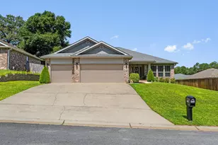 3019 Crown Creek Cir, Crestview, FL 32539 - Photo 1