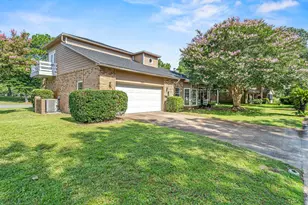895 Shalimar Ct, Shalimar, FL 32579 - Photo 2