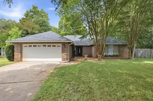 2216 Calle De Marbella, Navarre, FL 32566 - Photo 2