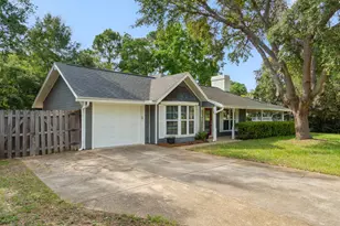 2181 Calle De Castelar, Navarre, FL 32566 - Photo 1