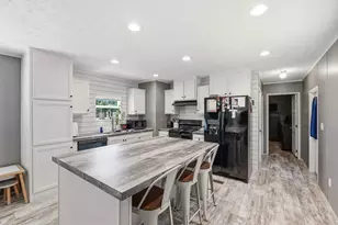 940 Hiawatha St, Holt, FL 32564 - Photo 8
