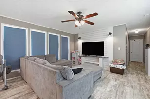 940 Hiawatha St, Holt, FL 32564 - Photo 6