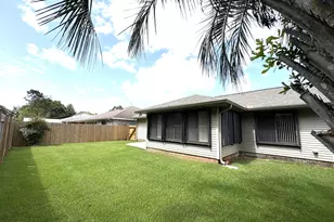 110 Poplar Pl, Niceville, FL 32578 - Photo 2