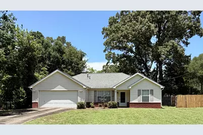 355 Adams Drive, Crestview, FL 32536 - Photo 1