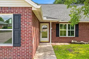 382 Riverchase Blvd, Crestview, FL 32536 - Photo 4