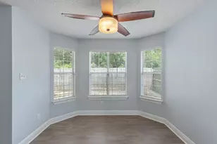 946 Emily Cir, Fort Walton Beach, FL 32547 - Photo 6