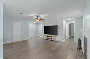 946 Emily Cir, Fort Walton Beach, FL 32547 - Photo 4