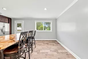 102 NW Robinwood Dr, Fort Walton Beach, FL 32548 - Photo 14