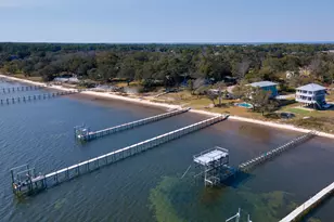 5129 Soundside Dr, Gulf Breeze, FL 32563 - Photo 2