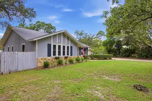 406 Greenwood Way, Niceville, FL 32578 - Photo 4