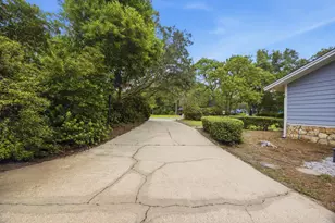 406 Greenwood Way, Niceville, FL 32578 - Photo 6
