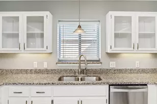 305 Parkwood Pl, Niceville, FL 32578 - Photo 12