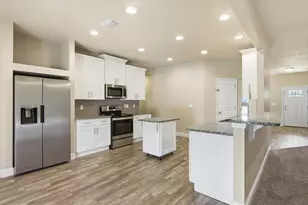 2892 Chancery Ln, Crestview, FL 32539 - Photo 16