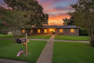 390 Angela Ln, Mary Esther, FL 32569 - Photo 1
