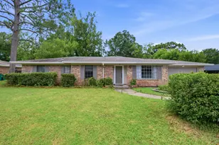 8 Poplar Ave, Shalimar, FL 32579 - Photo 1