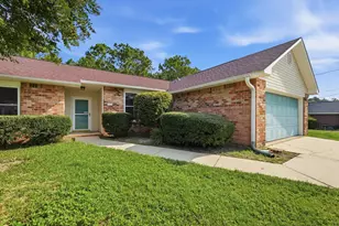 1243 Jefferyscot Dr, Crestview, FL 32536 - Photo 2