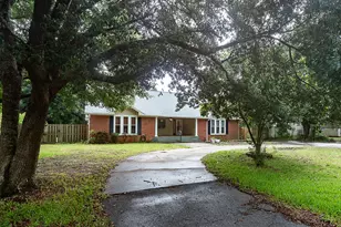 8371 Miranda St, Navarre, FL 32566 - Photo 2
