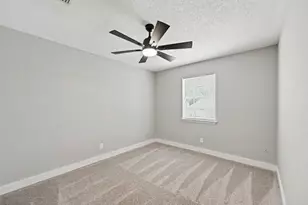136 Valencia Dr, Fort Walton Beach, FL 32547 - Photo 20