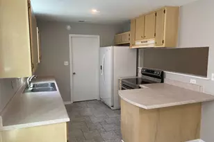 41 Ruby Cir, Mary Esther, FL 32569 - Photo 2