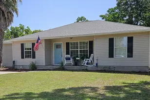 103 SW Cowrie Ave, Fort Walton Beach, FL 32548 - Photo 2