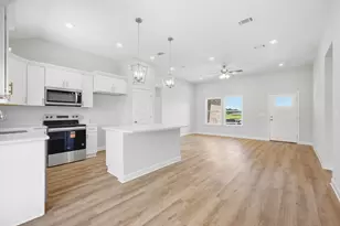 6139 Mildreds Wy, Crestview, FL 32539 - Photo 10