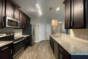 420 Scooter Cv, Crestview, FL 32539 - Photo 2