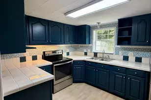 292 Holland St, Crestview, FL 32536 - Photo 2
