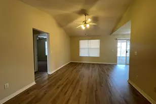 240 Westview Dr, Crestview, FL 32536 - Photo 2
