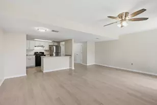 1818 Whispering Oaks Ln, Fort Walton Beach, FL 32547 - Photo 2
