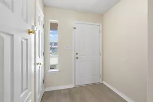 1818 Whispering Oaks Ln, Fort Walton Beach, FL 32547 - Photo 6
