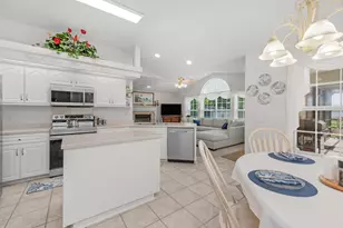 8889 Bahia Vista Ln, Navarre, FL 32566 - Photo 14