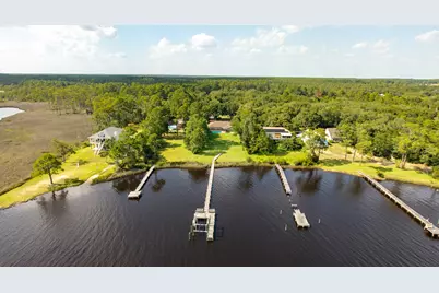 8889 Bahia Vista Lane, Navarre, FL 32566 - Photo 4