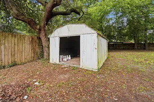 310 Redwood Ave, Niceville, FL 32578 - Photo 22
