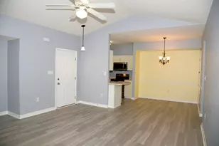 1501 N Partin Dr, Niceville, FL 32578 - Photo 2
