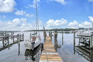 204 Regatta Dr, Niceville, FL 32578 - Photo 2