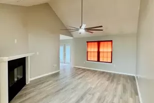 519 E Timberlake Dr, Mary Esther, FL 32569 - Photo 2